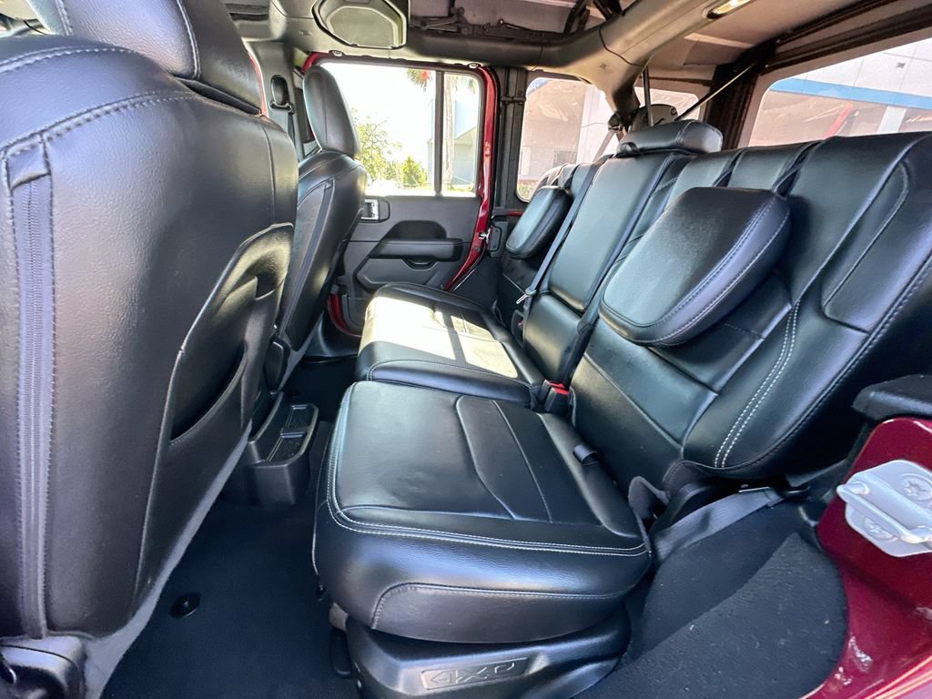Used 2022 Jeep Wrangler Unlimited Sahara w/ Cold Weather Group AWD/4WD image 24