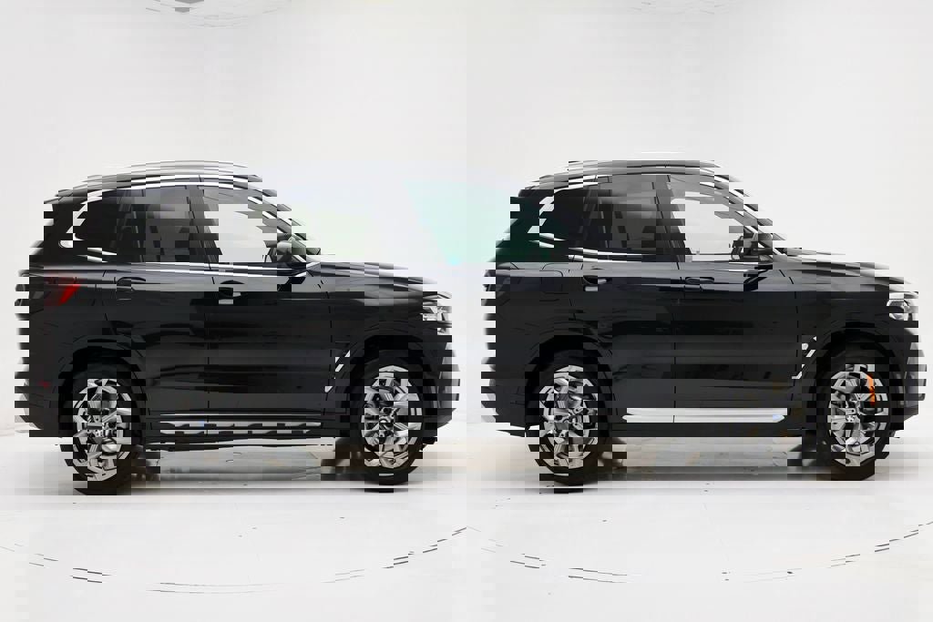 Used 2024 BMW X3 xDrive30i w/ Convenience Package image 3