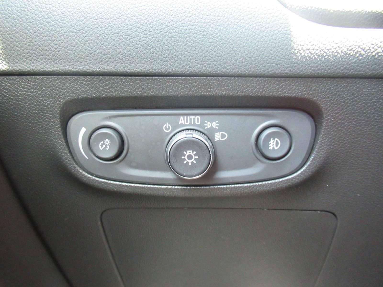 Used 2023 Buick Encore GX Preferred w/ Cold Weather Comfort Package FWD image 22