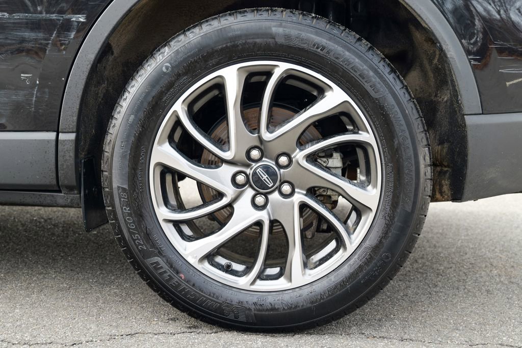 Used 2022 Lincoln Corsair AWD w/ Equipment Group 101A image 12