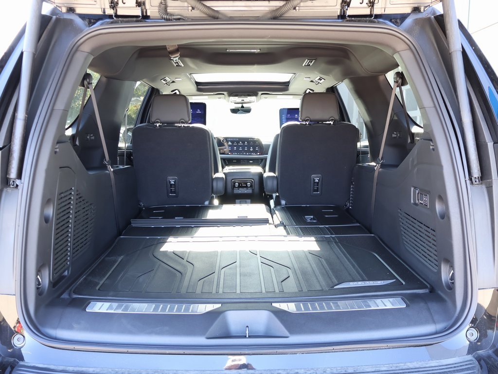 New 2025 Chevrolet Suburban Premier image 36
