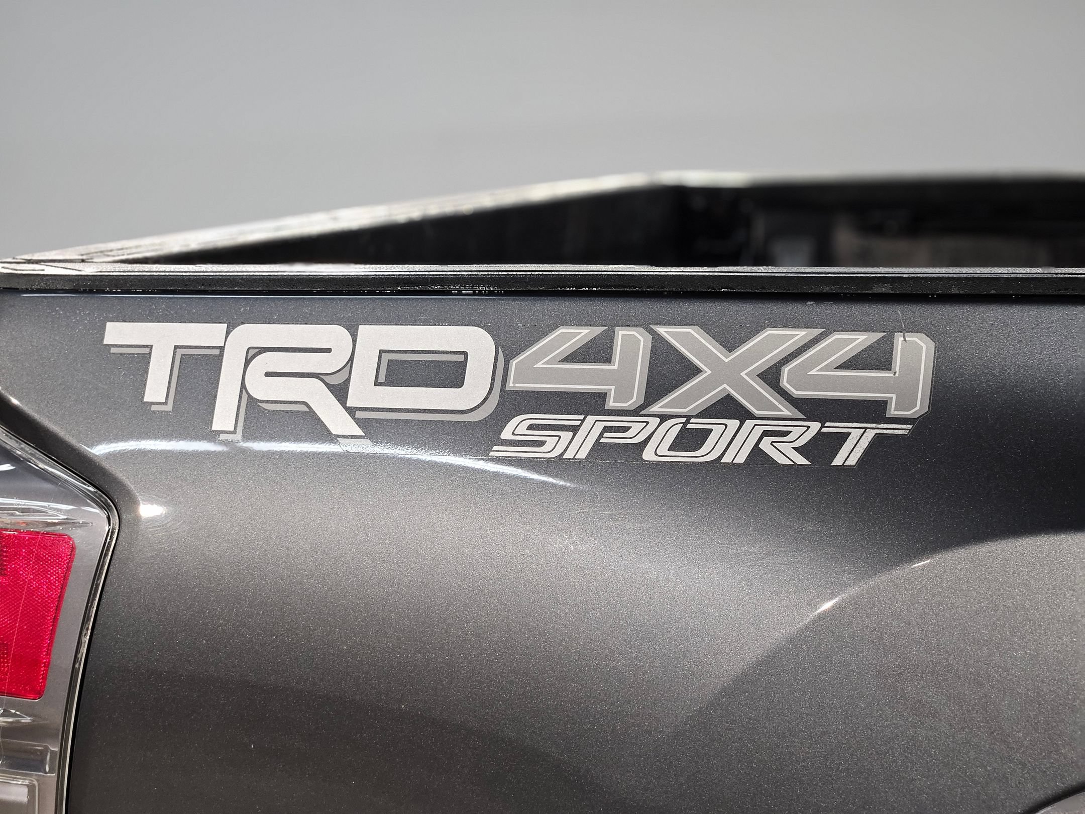 Used 2020 Toyota Tacoma TRD Sport w/ Technology Package AWD/4WD image 37