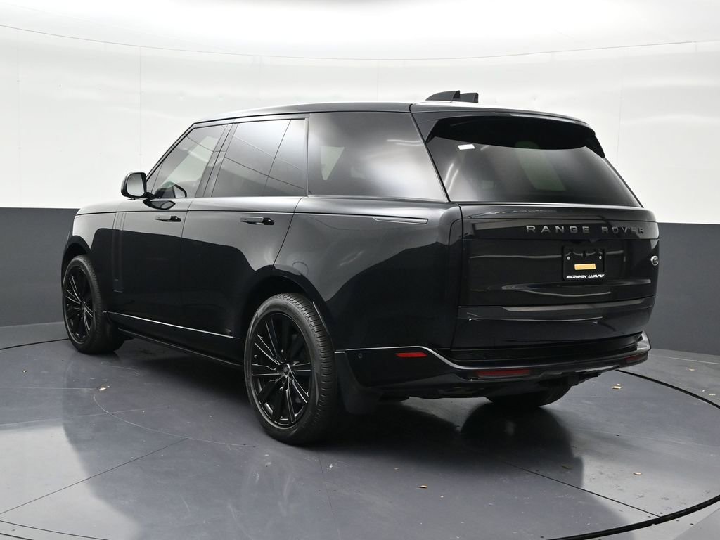 Used 2023 Land Rover Range Rover SE image 3