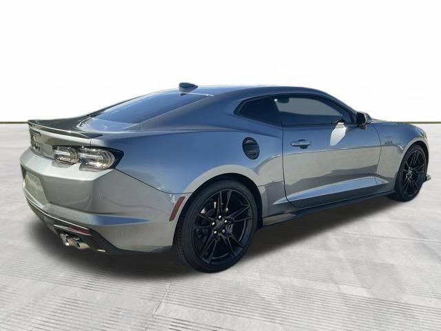 Used 2022 Chevrolet Camaro LT RWD image 7