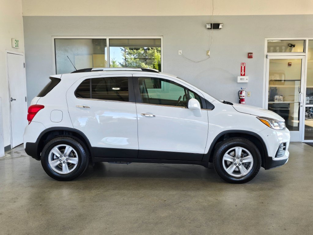 Used 2019 Chevrolet Trax LT w/ LT Convenience Package AWD/4WD image 4