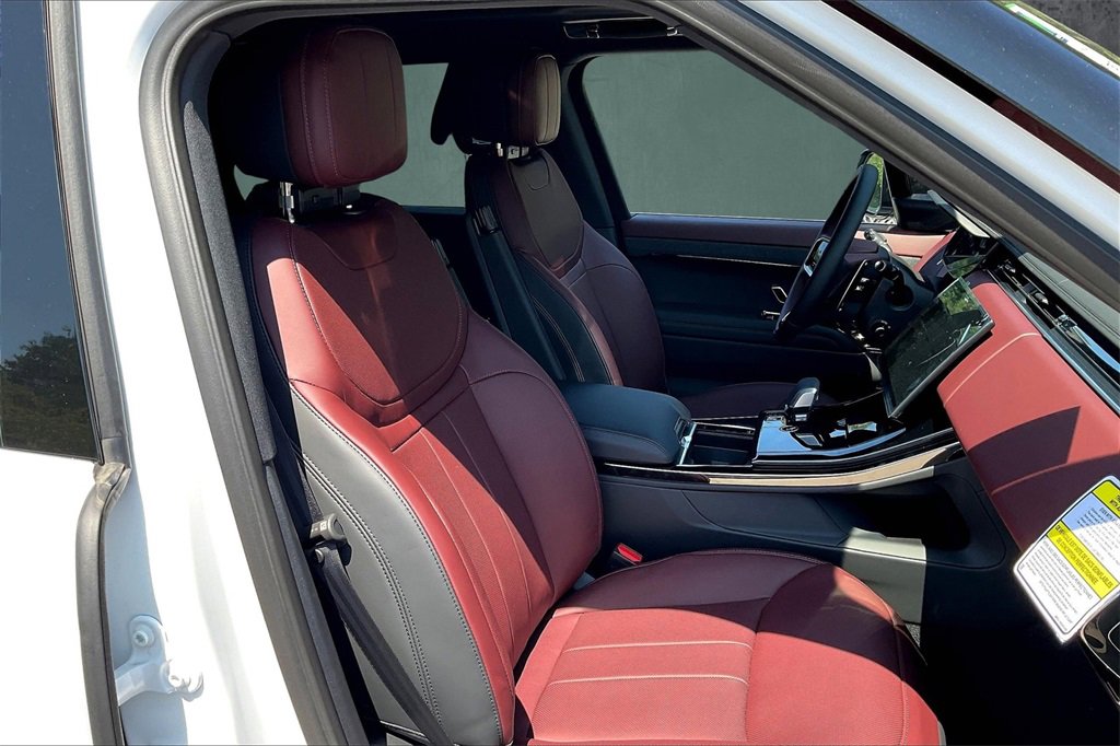 Used 2025 Land Rover Range Rover Sport Dynamic SE image 11