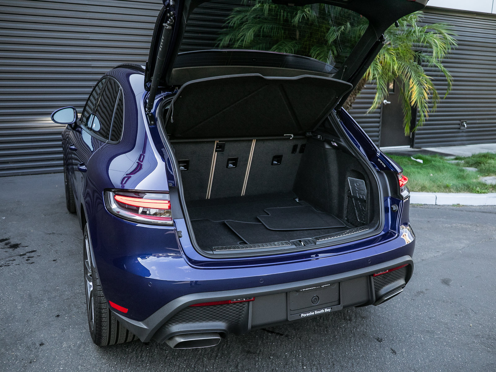 Certified 2026 Porsche Macan AWD/4WD image 24