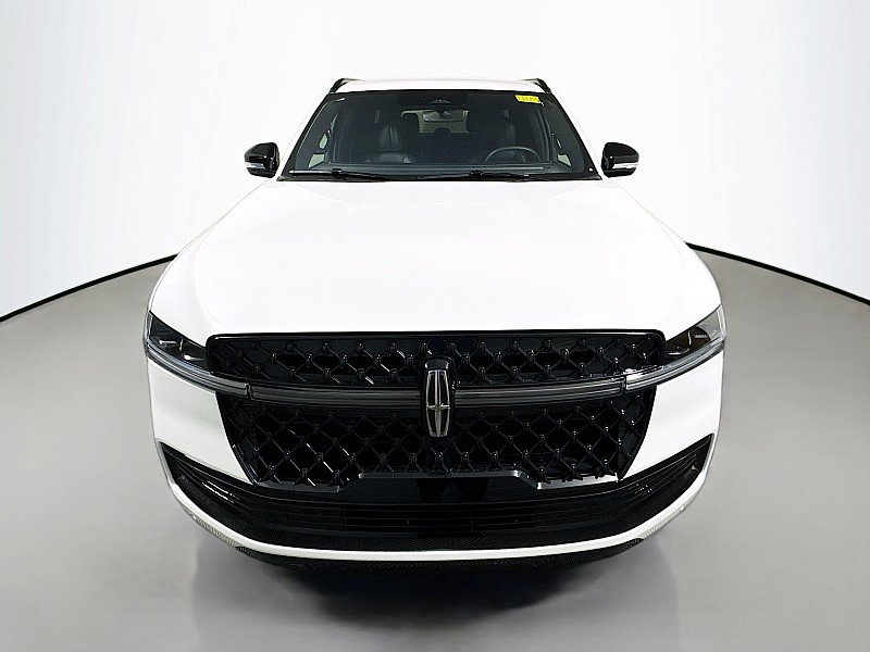 New 2025 Lincoln Navigator L Reserve w/ Jet Appearance Package image 2