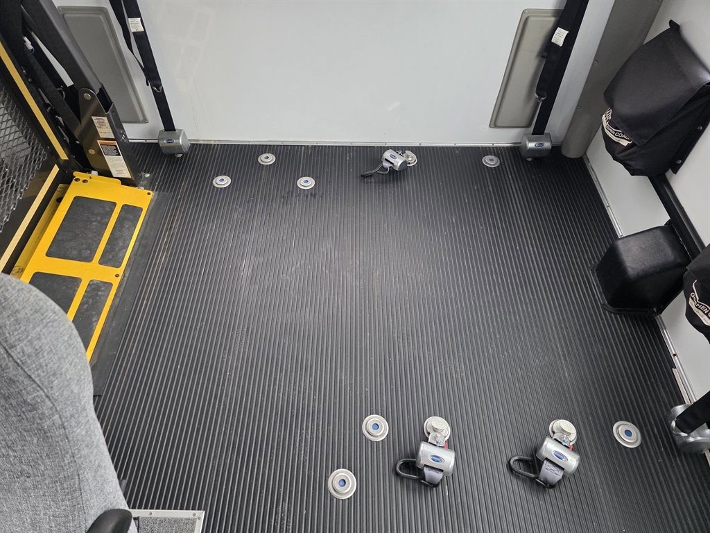 Used 2016 Chevrolet Express 3500 w/ Shuttle Bus Package image 25