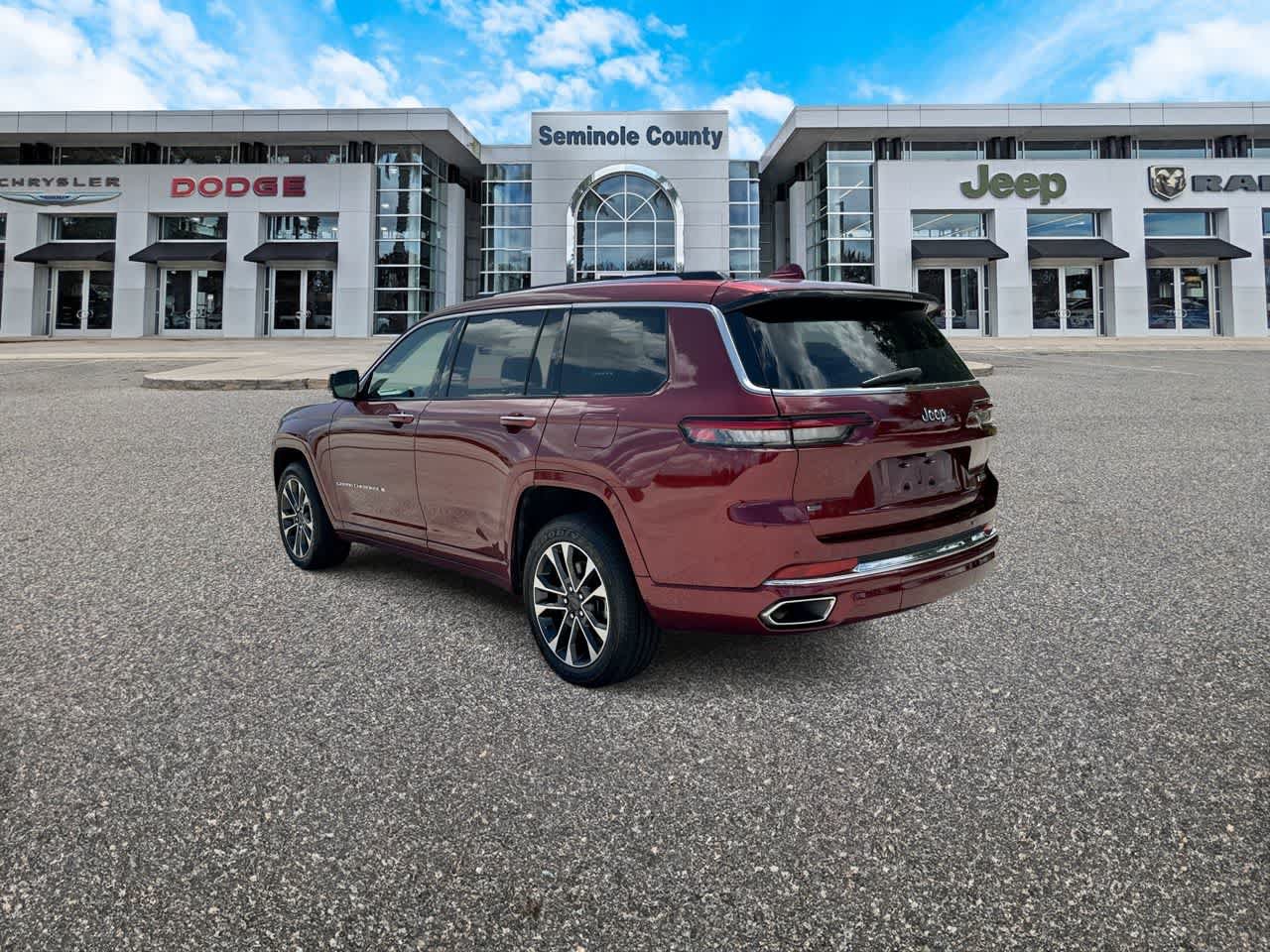 Certified 2022 Jeep Grand Cherokee L Overland RWD image 6