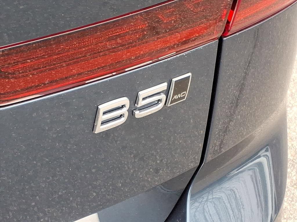 New 2026 Volvo XC60 B5 Plus w/ Protection Package Premier AWD/4WD image 6