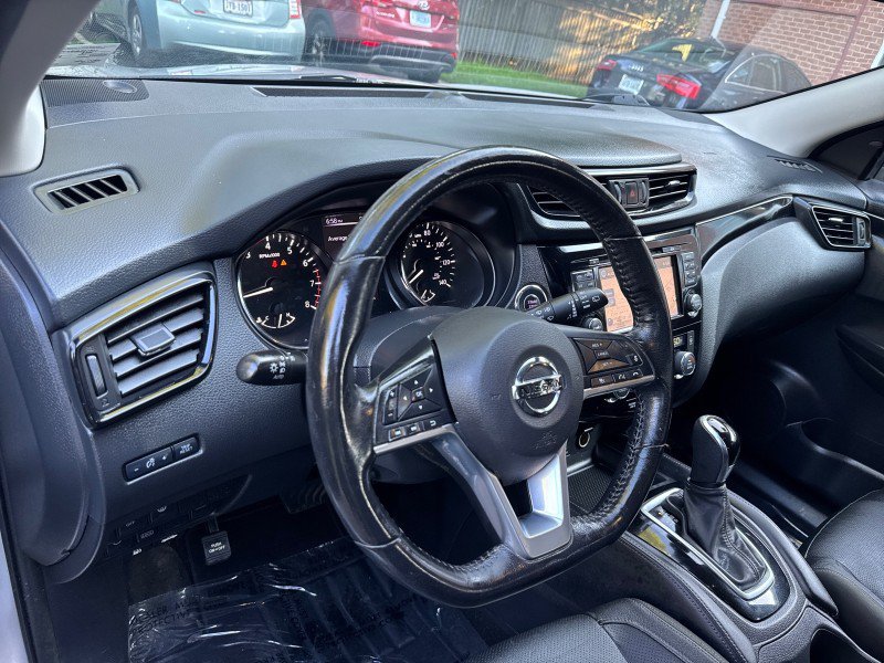 Used 2017 Nissan Rogue Sport SL w/ SL Premium Package AWD/4WD image 13