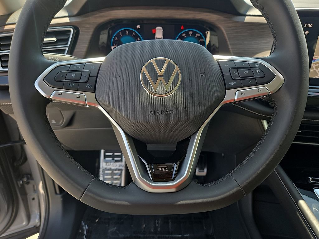 Used 2025 Volkswagen Atlas SEL Premium R-Line image 24