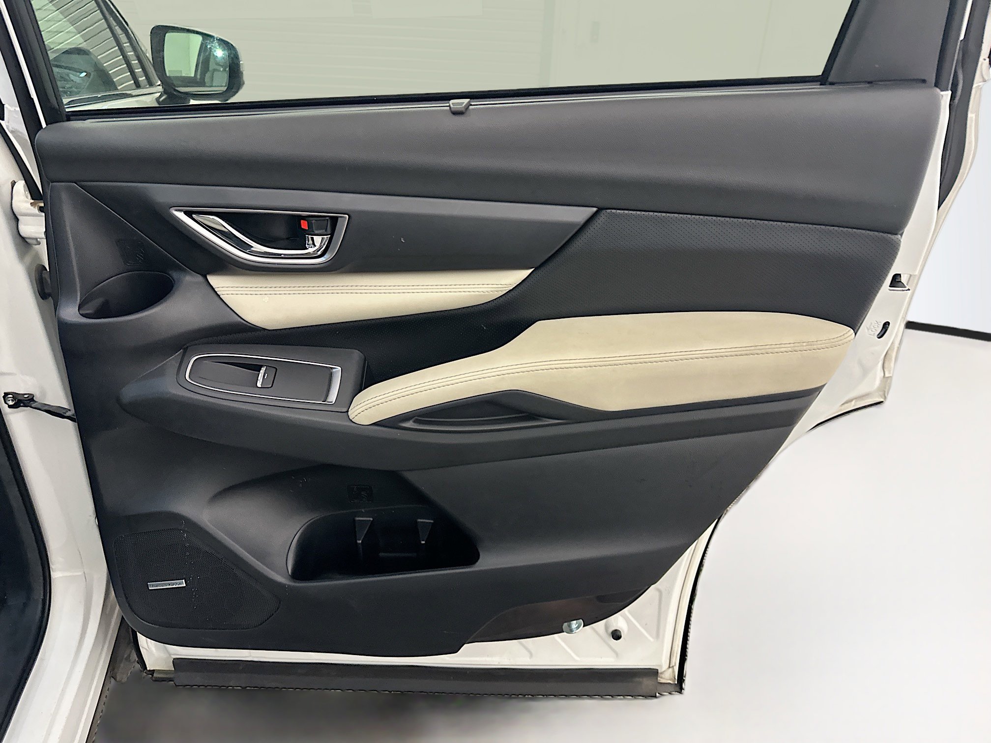 Used 2023 Subaru Ascent Limited w/ Technology Package image 34