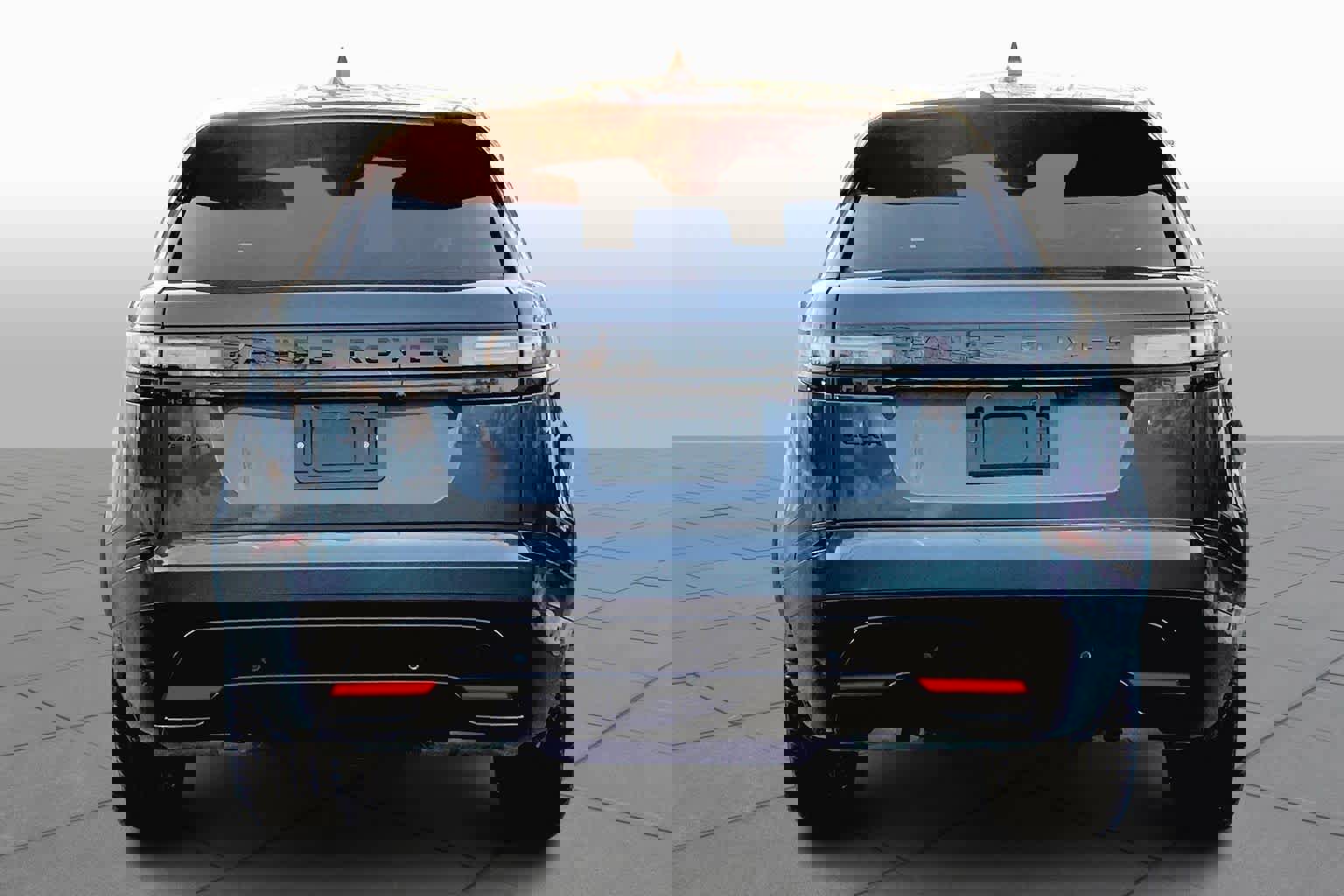 Certified 2026 Land Rover Range Rover Velar Dynamic SE image 5