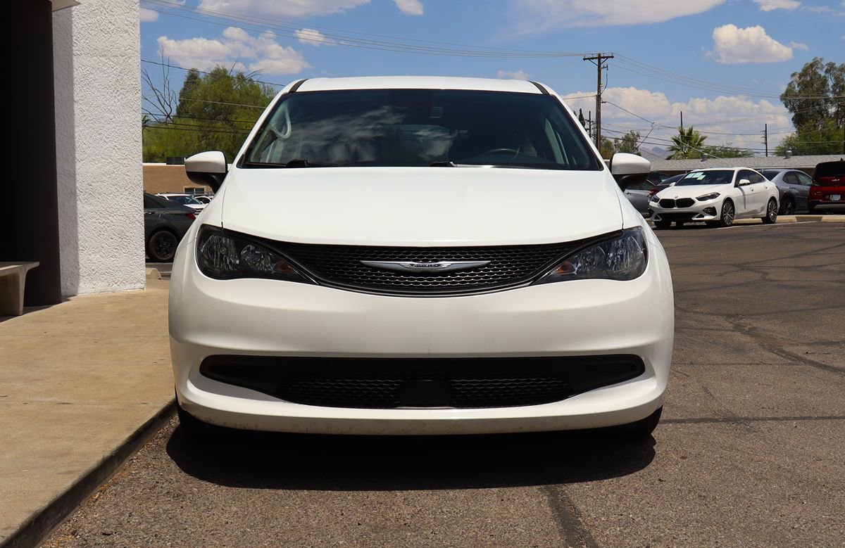 Used 2023 Chrysler Voyager LX FWD image 16