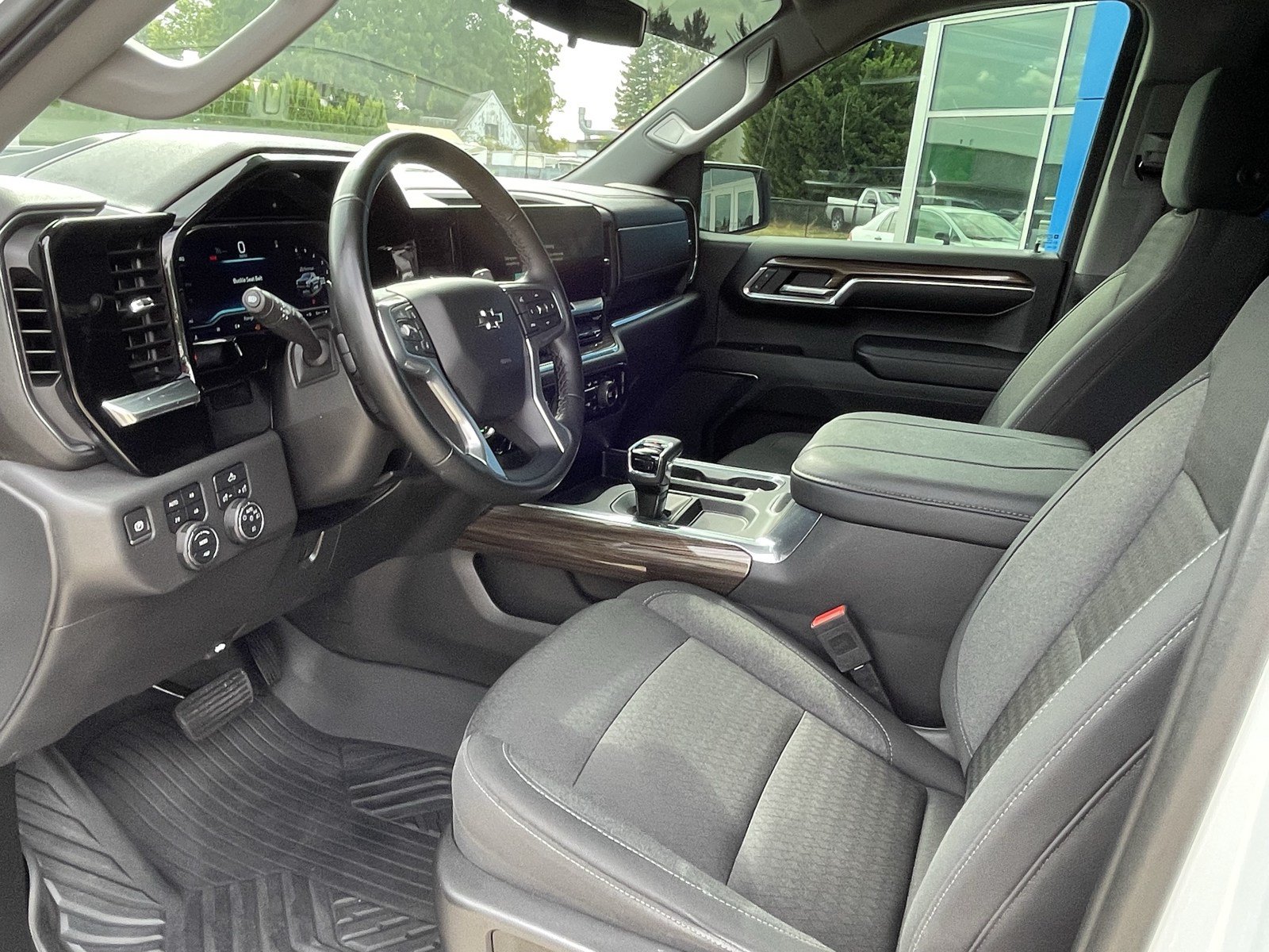 Used 2023 Chevrolet Silverado 1500 LT Trail Boss w/ Protection Package AWD/4WD image 11