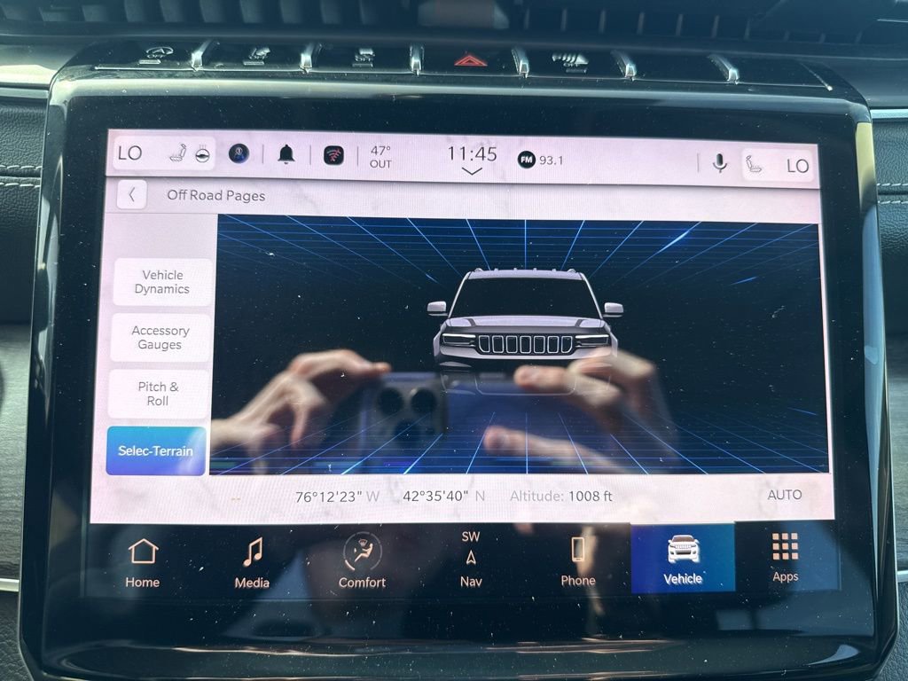 Used 2023 Jeep Grand Cherokee L Limited w/ Black Appearance Package image 46