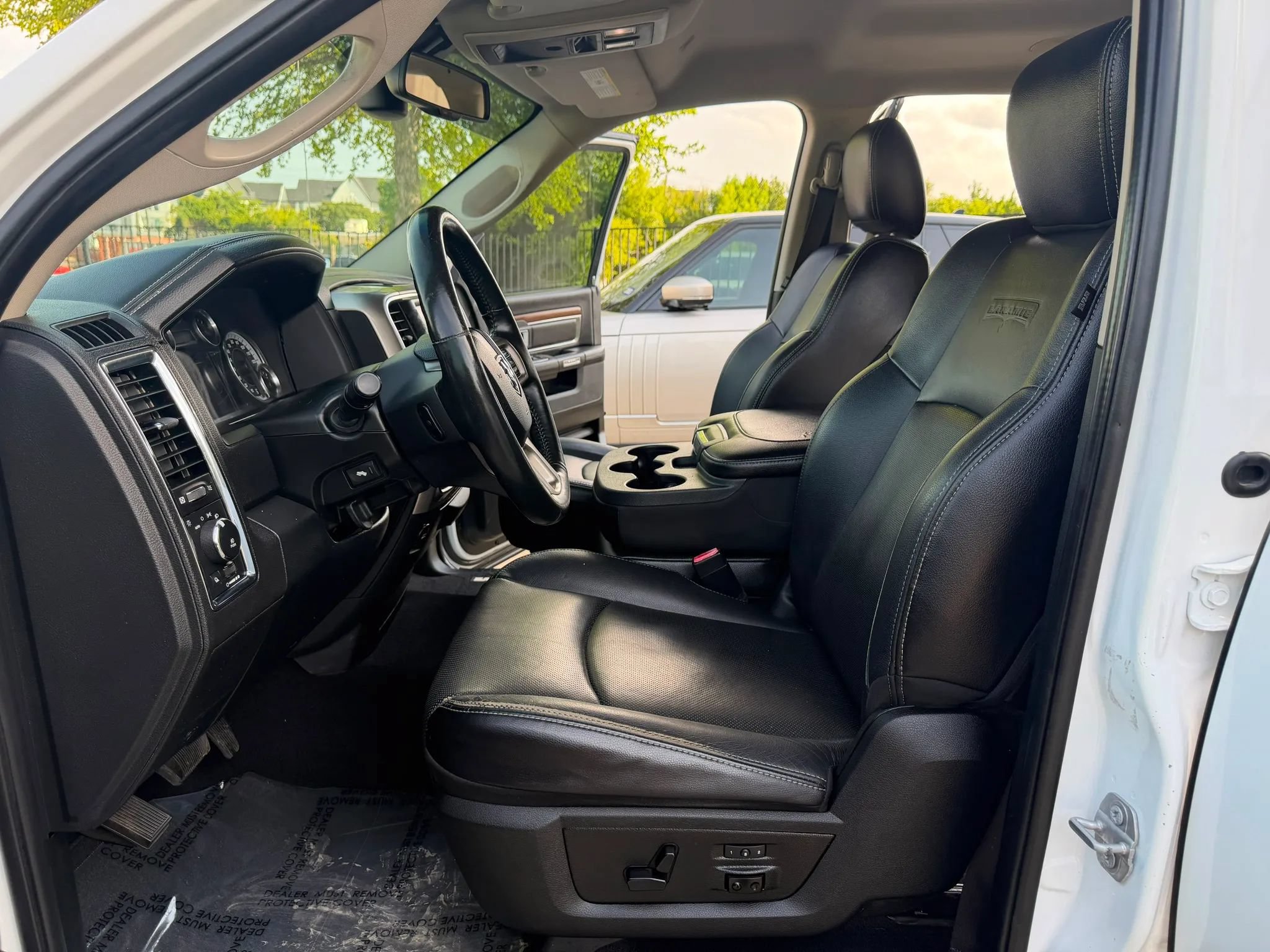 Used 2017 RAM 1500 Laramie RWD image 11