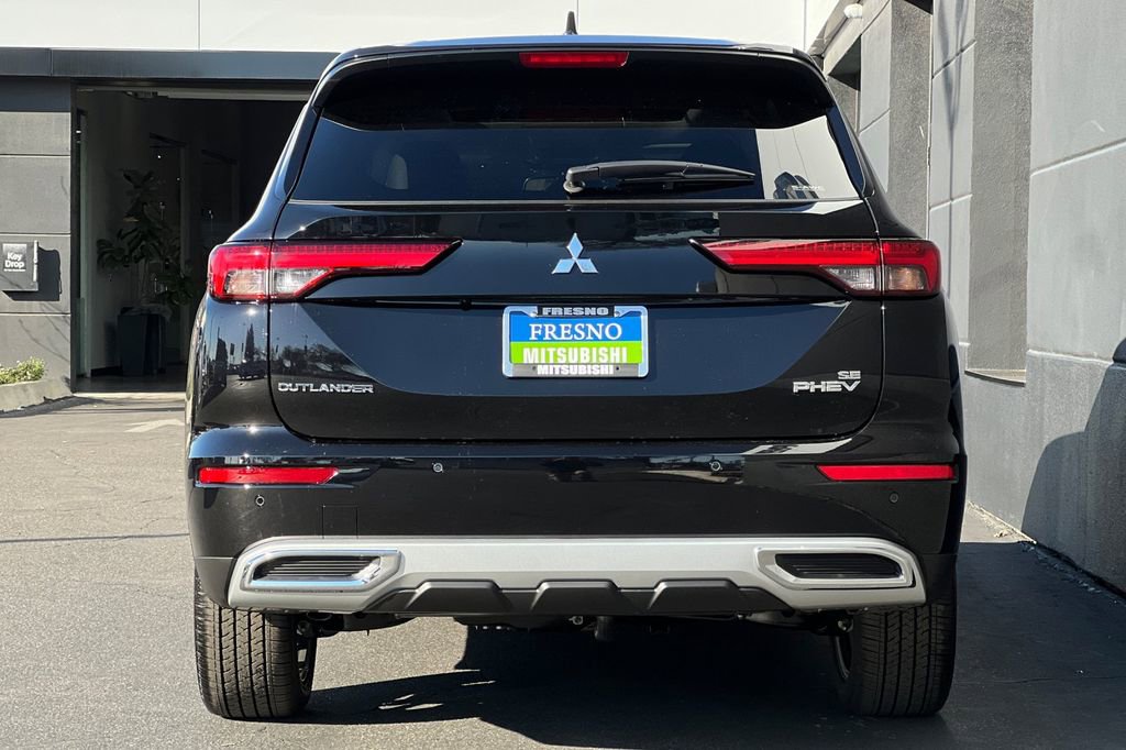 New 2025 Mitsubishi Outlander SE image 6
