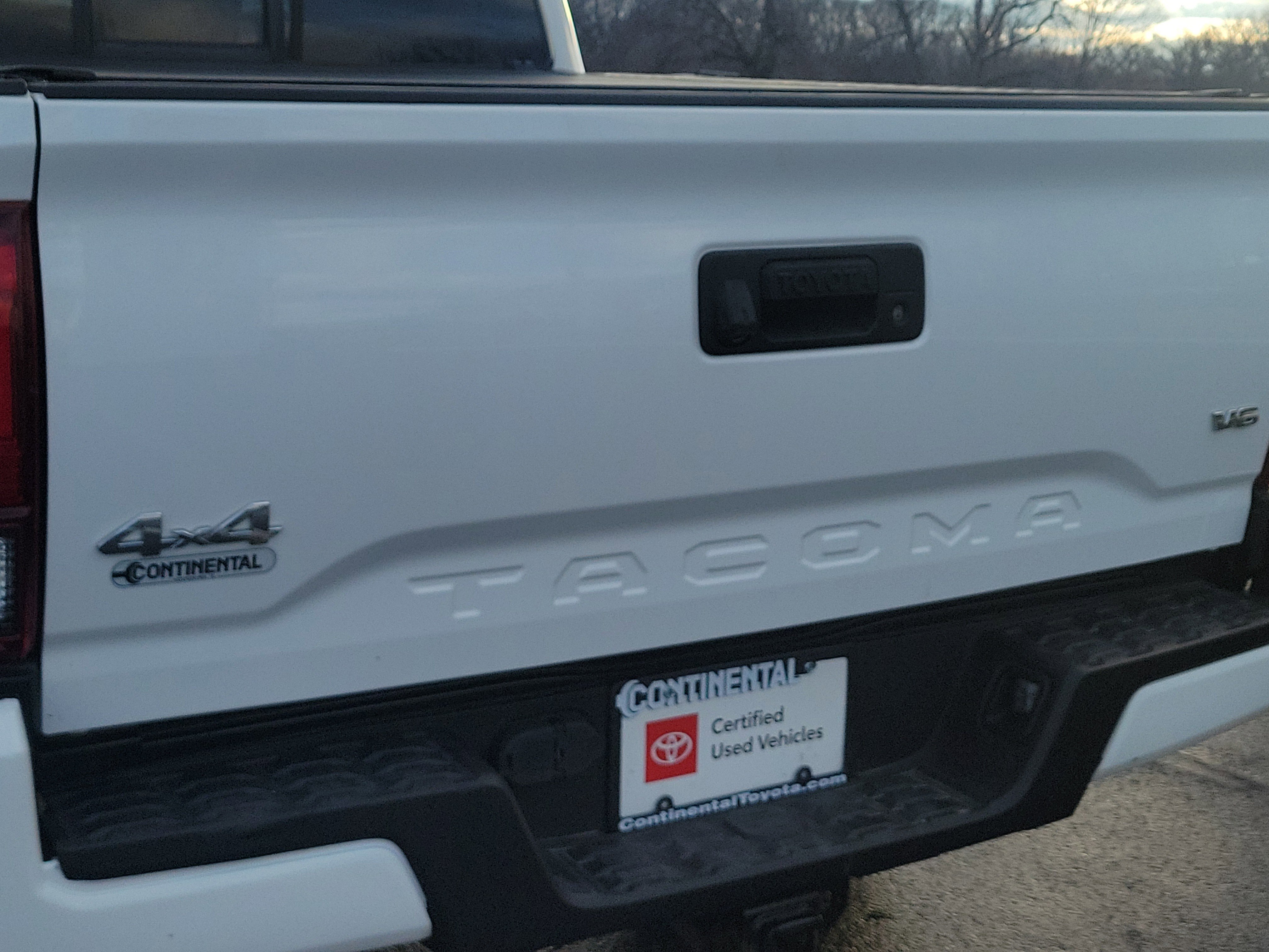 Certified 2019 Toyota Tacoma SR w/ SR Convenience Package image 8