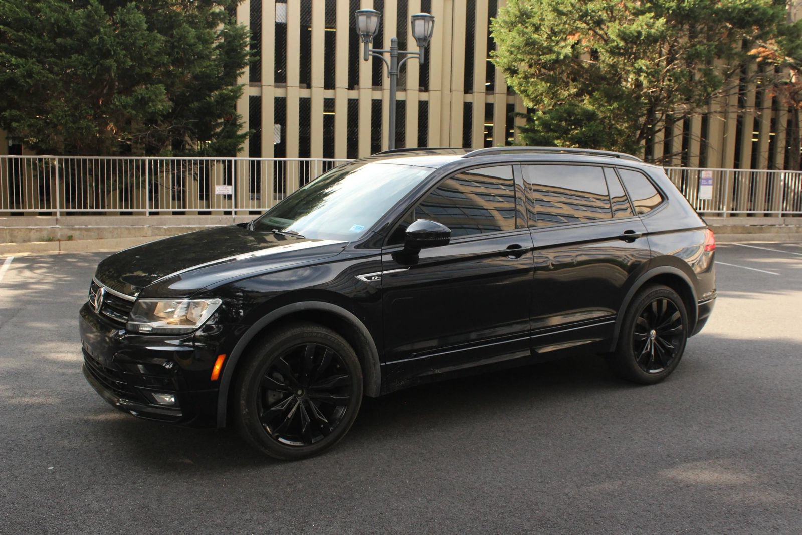 Used 2021 Volkswagen Tiguan SE R-Line AWD/4WD image 12