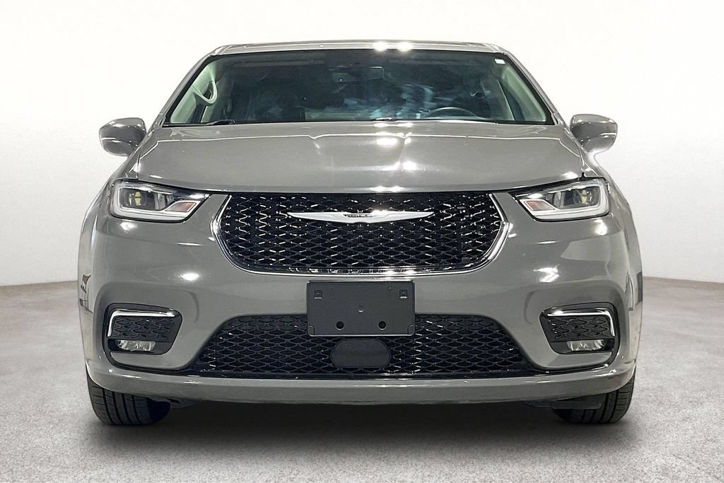 Used 2022 Chrysler Pacifica Touring-L FWD image 4