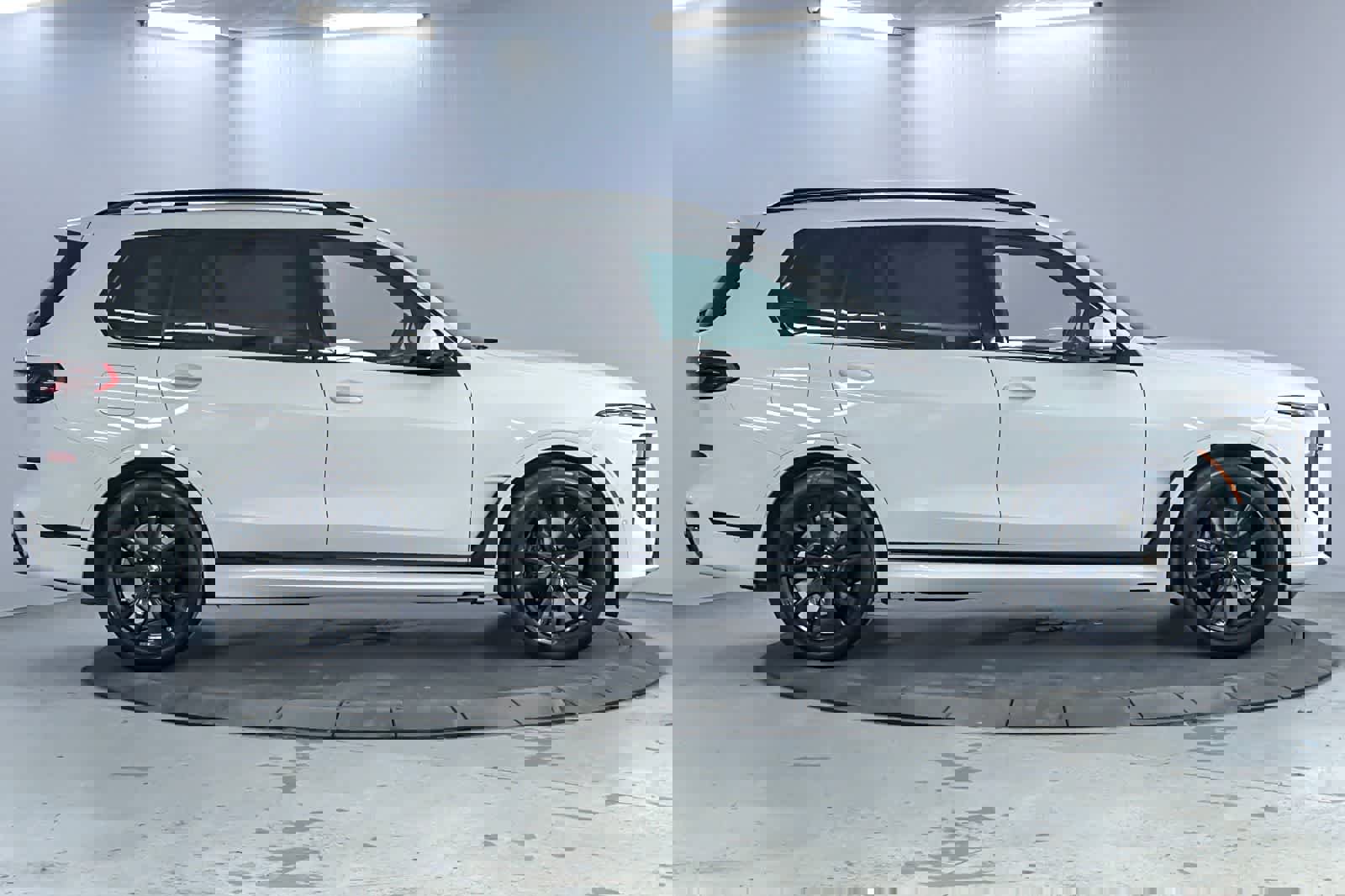 Used 2026 BMW X7 xDrive40i w/ M Sport Package image 8