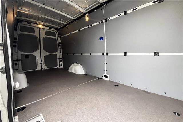 Used 2026 Mercedes-Benz Sprinter 2500 image 19