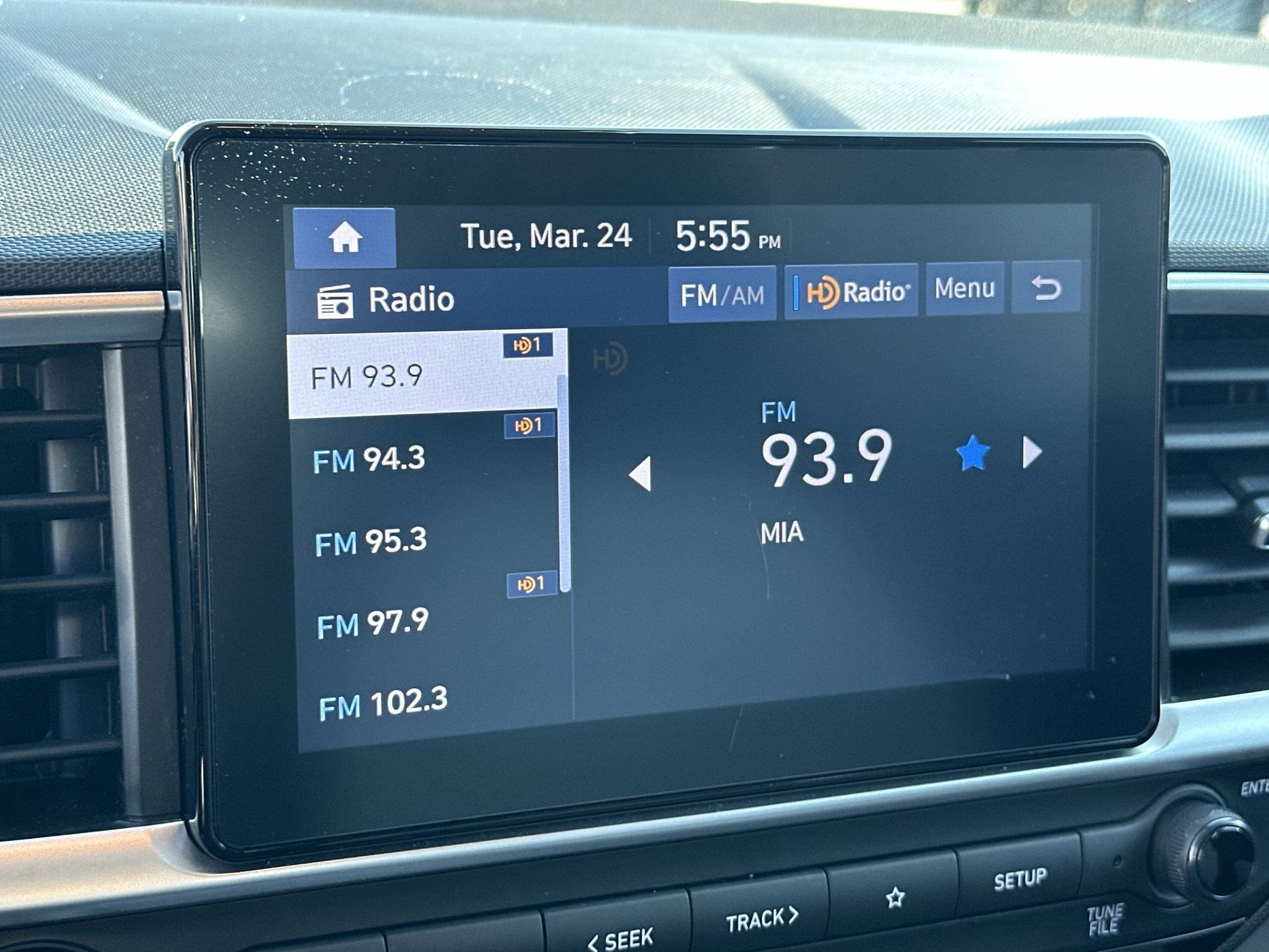 Used 2024 Hyundai Venue SEL image 12