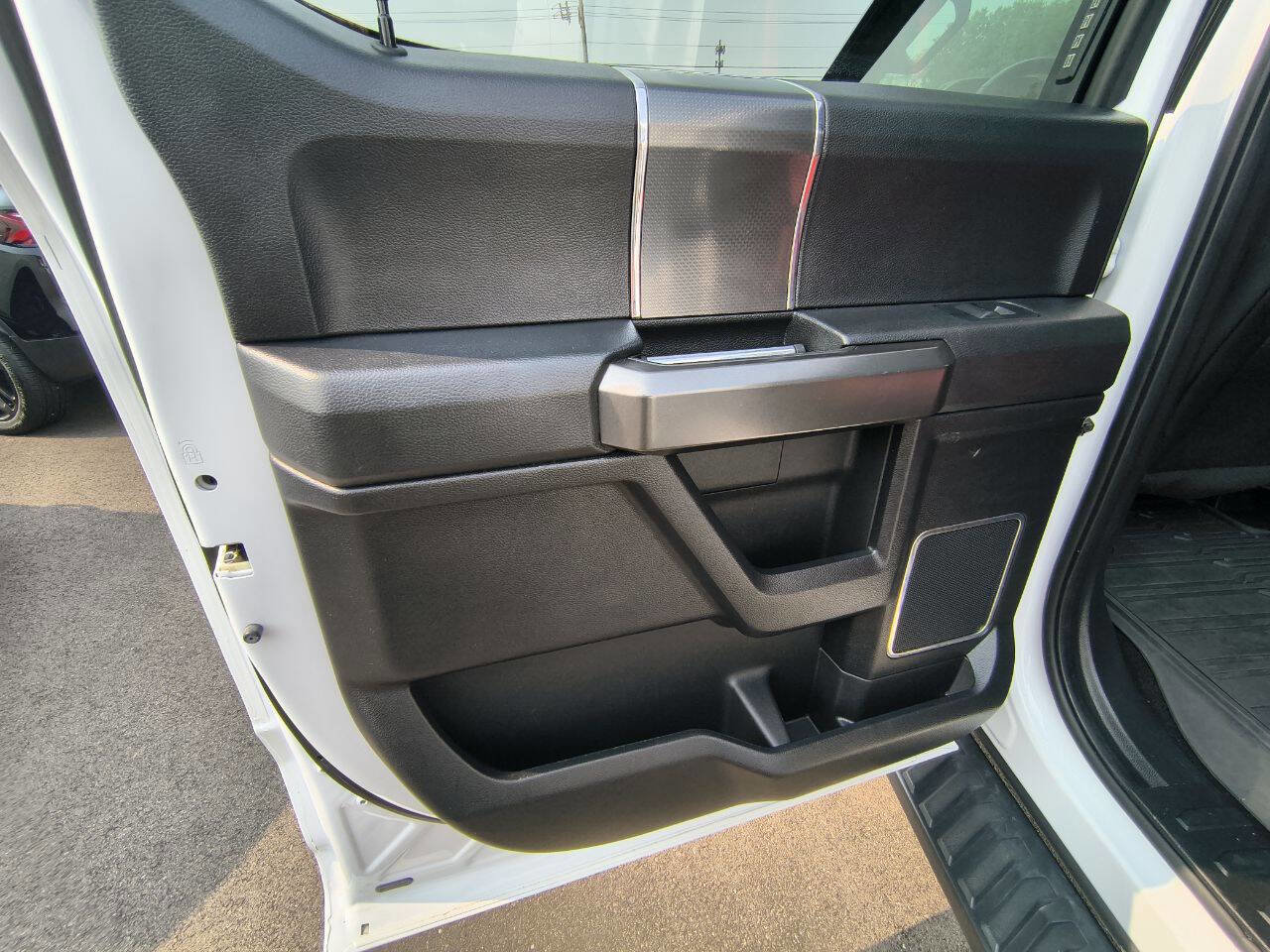 Used 2017 Ford F150 Lariat w/ Equipment Group 502A Luxury image 23