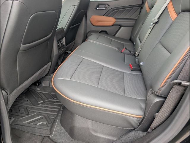 Used 2025 GMC Canyon AT4 w/ Technology Plus Package AWD/4WD image 10