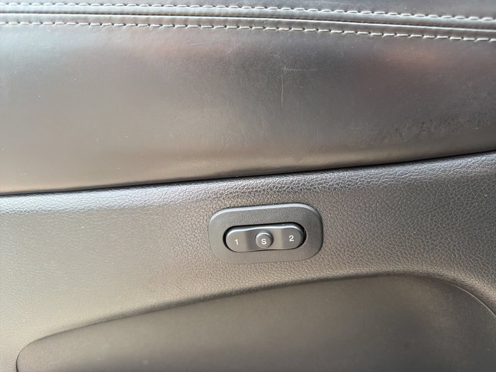 Used 2020 Jeep Grand Cherokee Overland AWD/4WD image 32