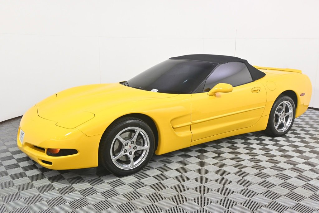Used 2002 Chevrolet Corvette Convertible w/ Preferred Equipment Group2 image 2