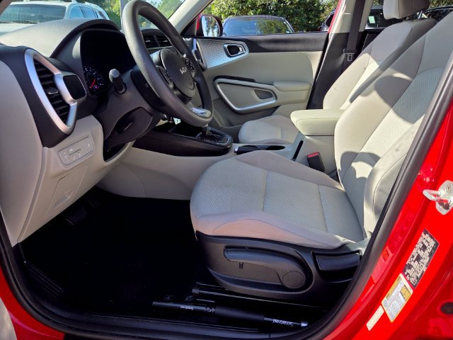 Used 2022 Kia Soul LX w/ Technology Package FWD image 11