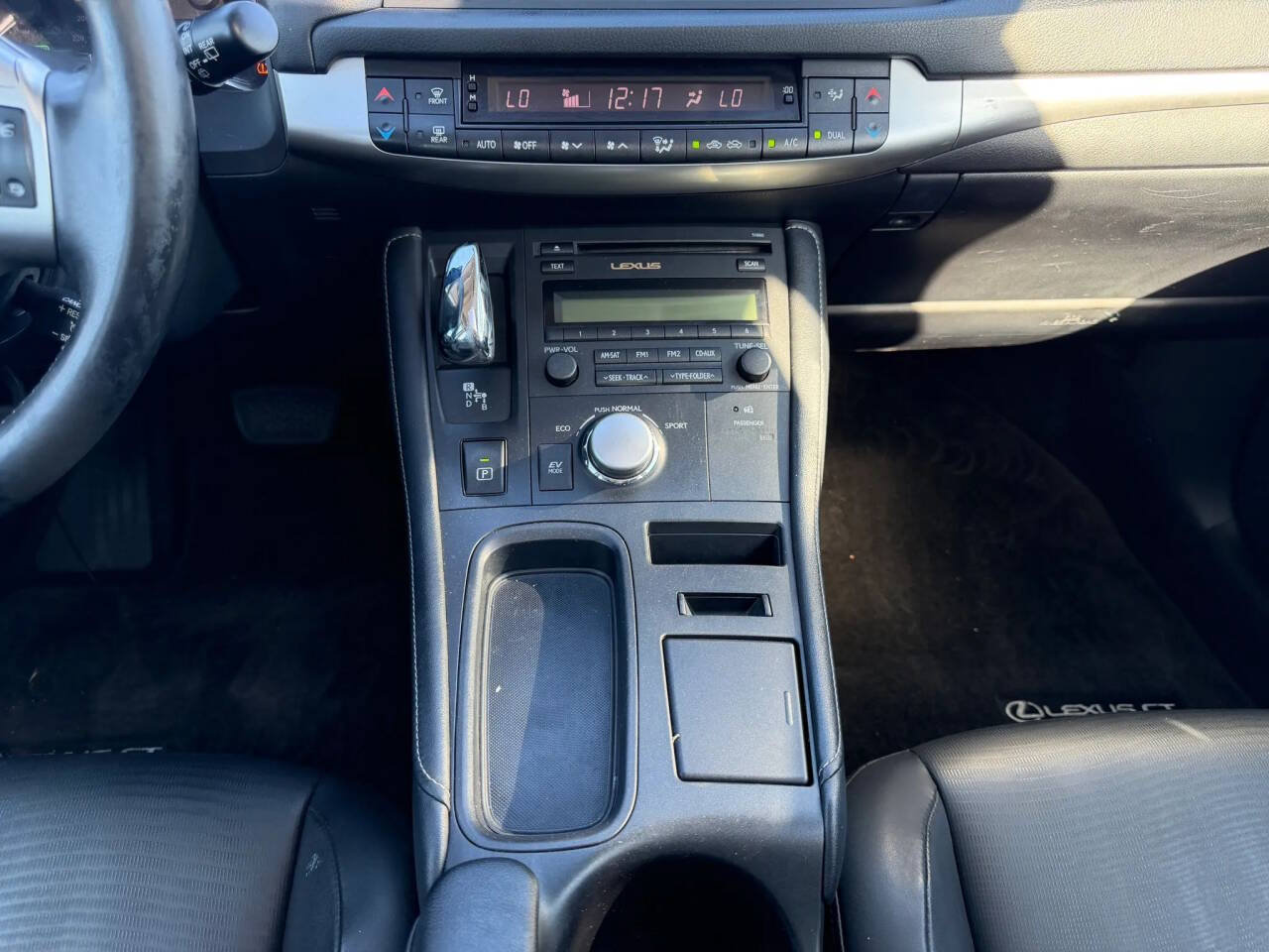 Used 2013 Lexus CT 200h FWD image 26