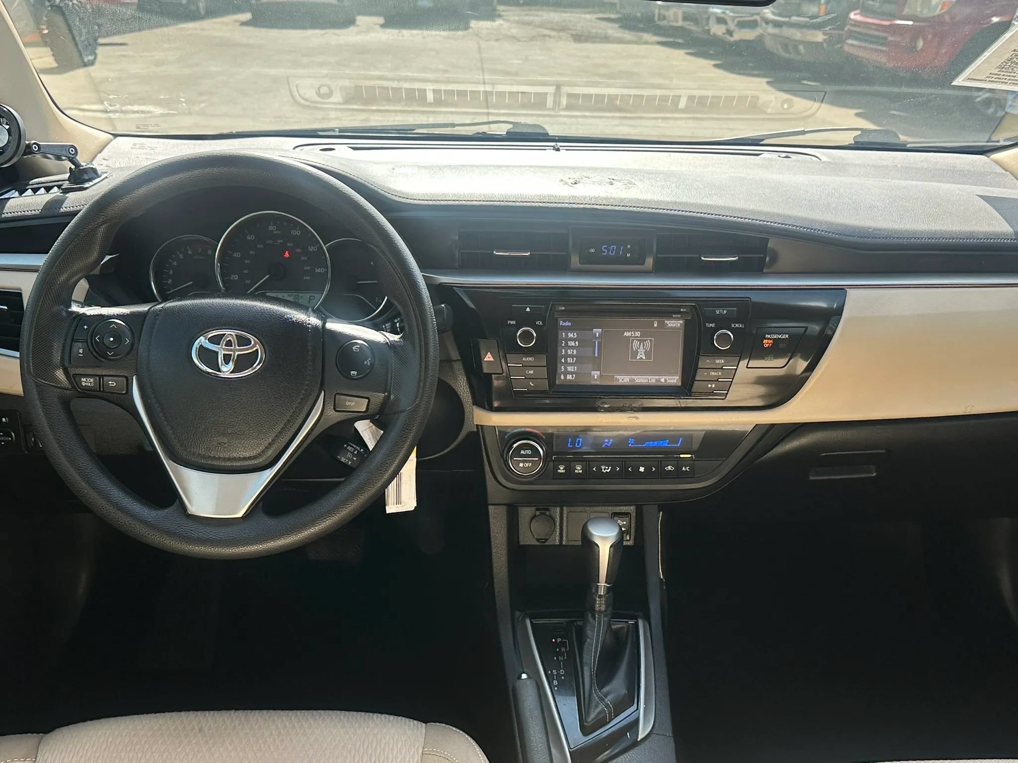 Used 2014 Toyota Corolla LE FWD image 12