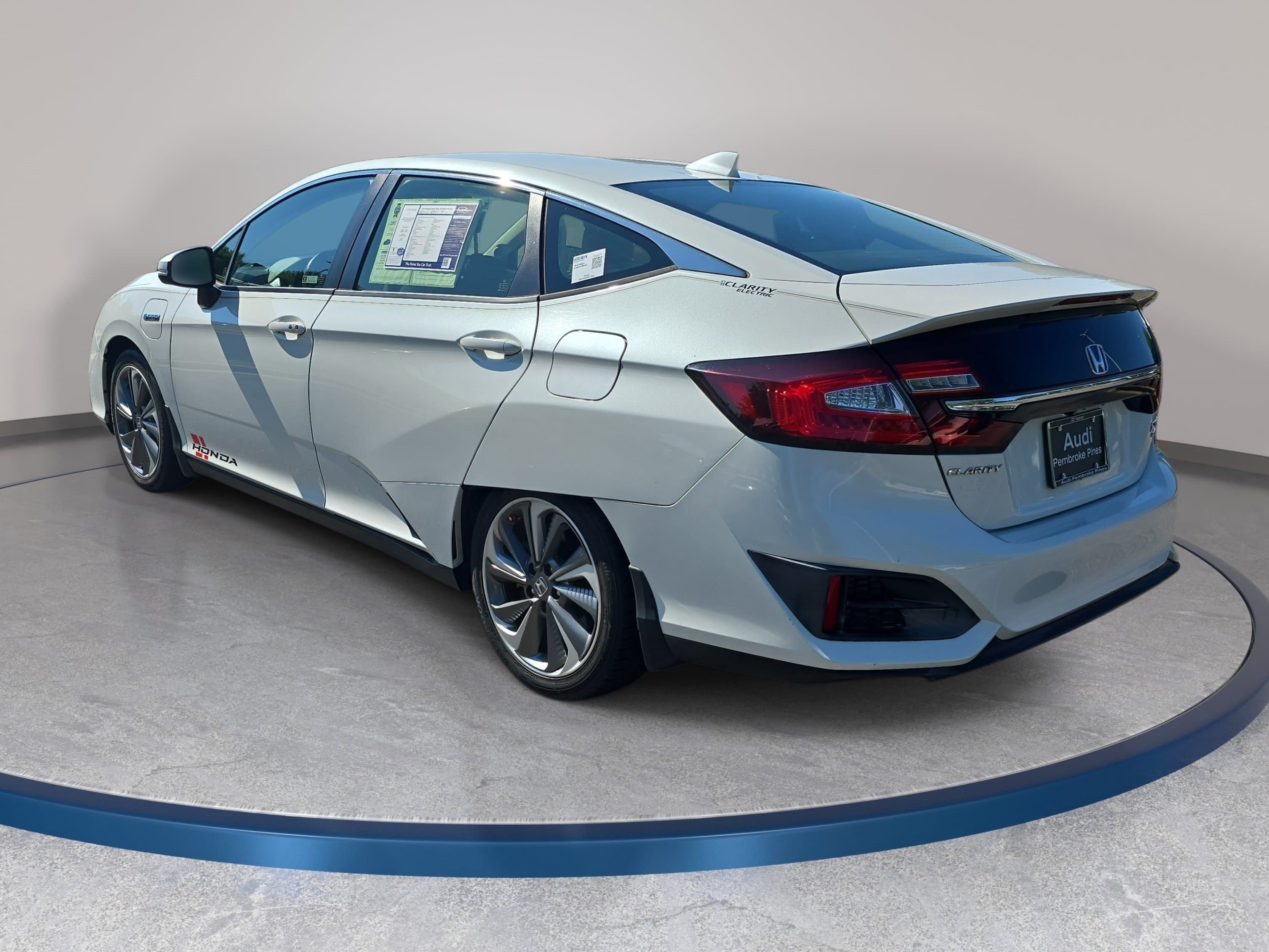 Used 2018 Honda Clarity Touring image 7