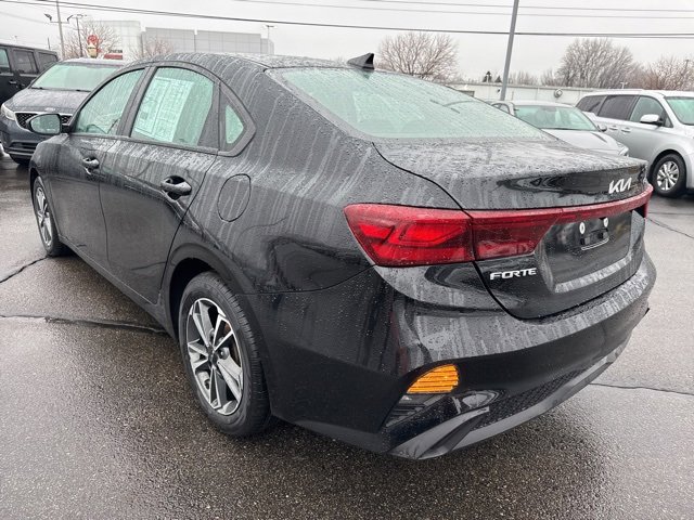 Used 2023 Kia Forte LXS image 5