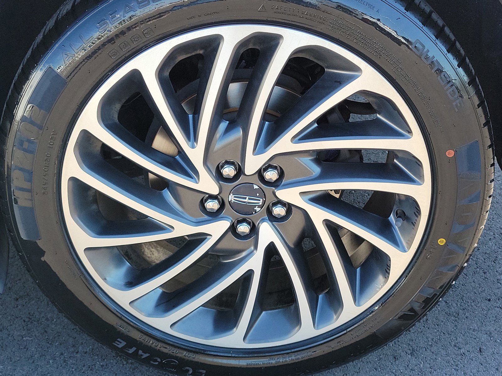 Used 2019 Lincoln Nautilus Reserve FWD image 12