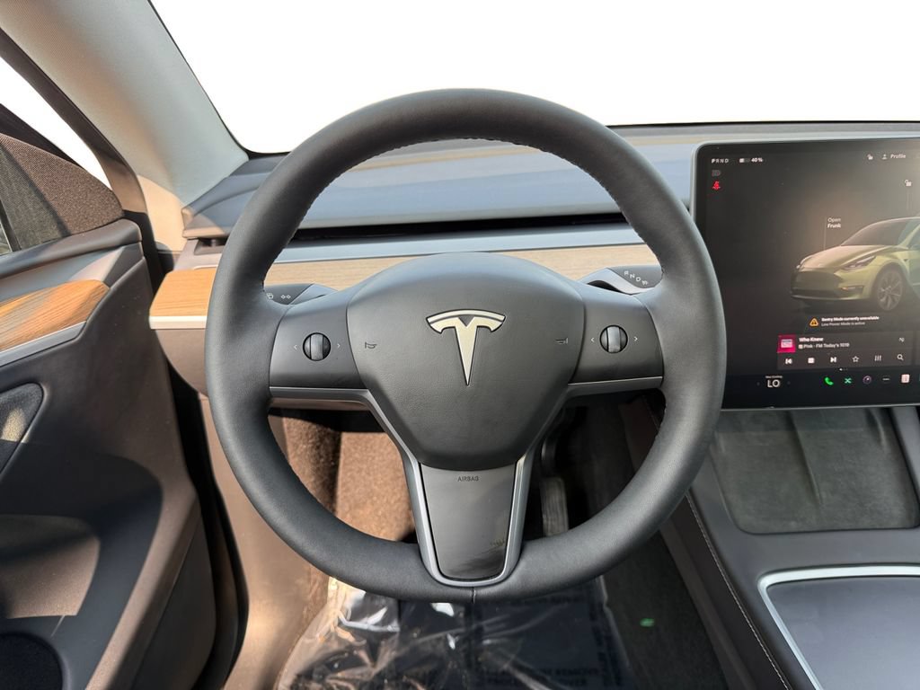 Used 2024 Tesla Model Y Long Range AWD/4WD image 12