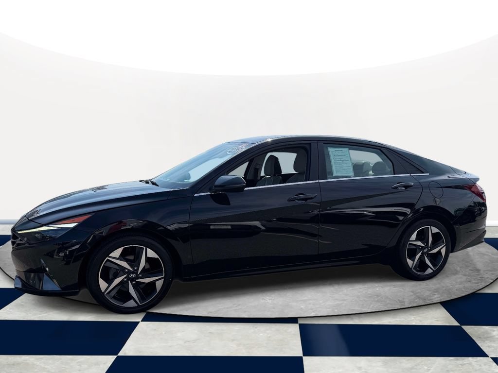 Certified 2023 Hyundai Elantra Limited FWD image 3