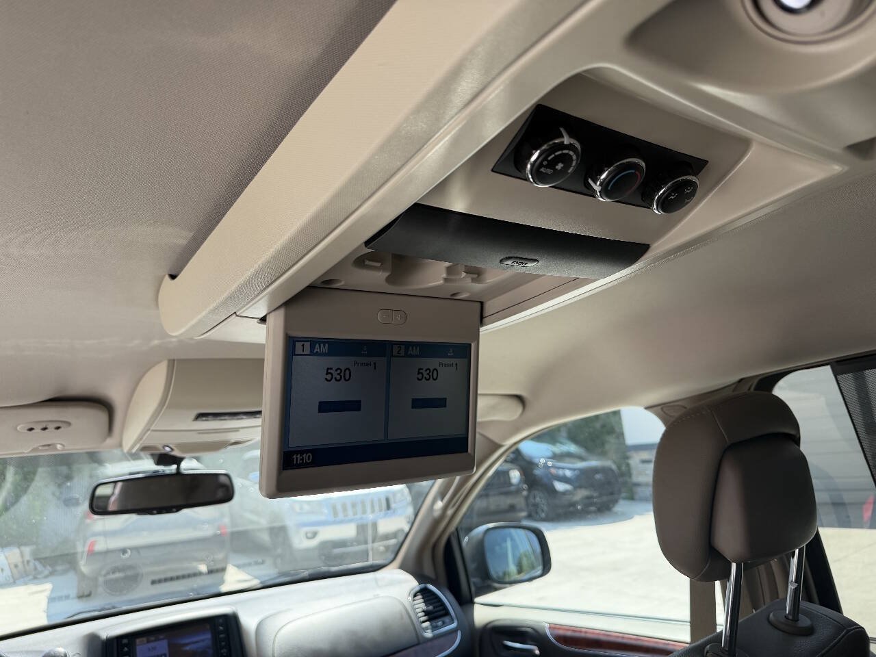 Used 2012 Chrysler Town & Country Touring-L w/ Entertainment Group #2 FWD image 23