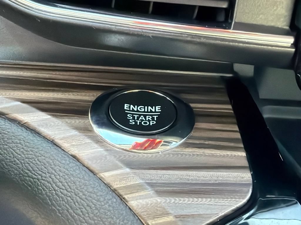 Certified 2023 Ford Explorer Limited RWD image 32