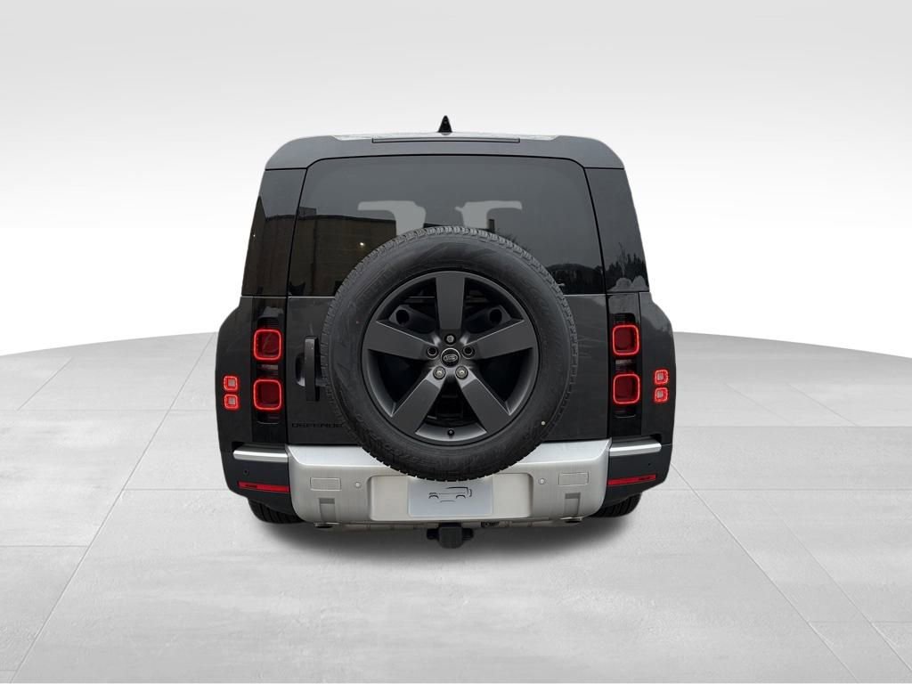 Used 2024 Land Rover Defender 130 S image 7
