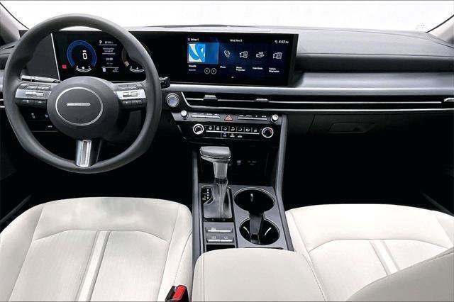 New 2025 Hyundai Sonata SE FWD image 15