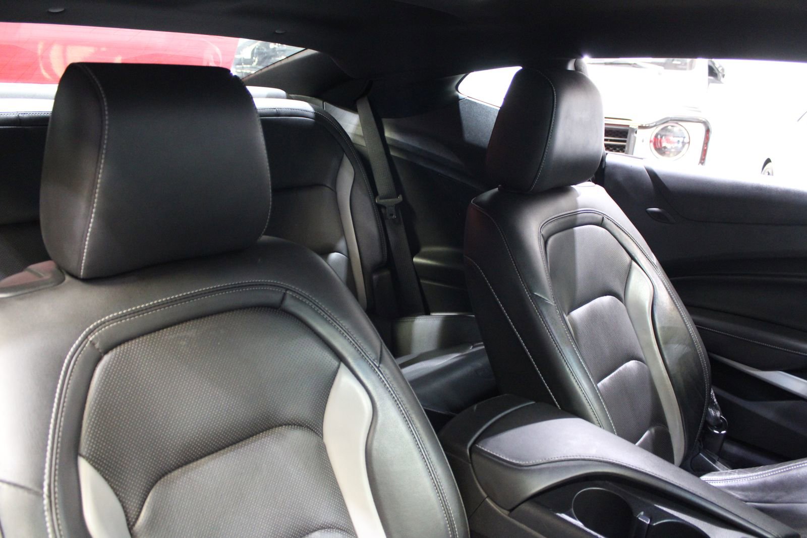 Used 2019 Chevrolet Camaro LT w/ 1LE Track Performance Package image 32