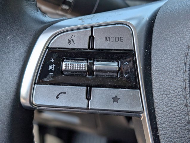 Used 2024 Kia Telluride EX w/ EX Captain's Chair Package image 18