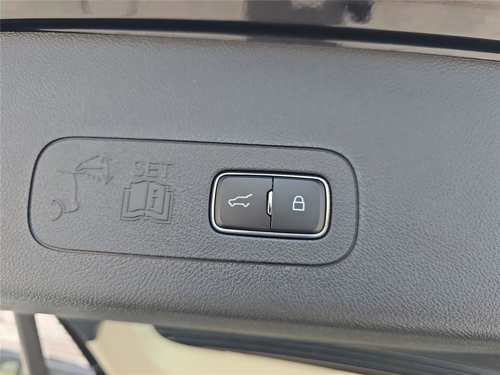 New 2026 Lincoln Aviator 2WD w/ Jet Appearance Package image 26