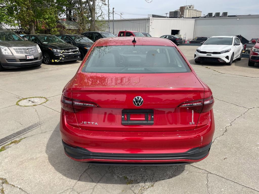 Used 2023 Volkswagen Jetta SE FWD image 6